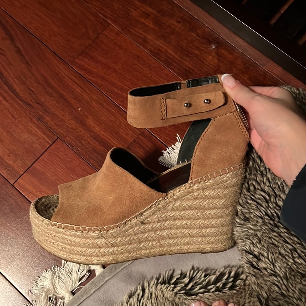 Dolce Vita wedge